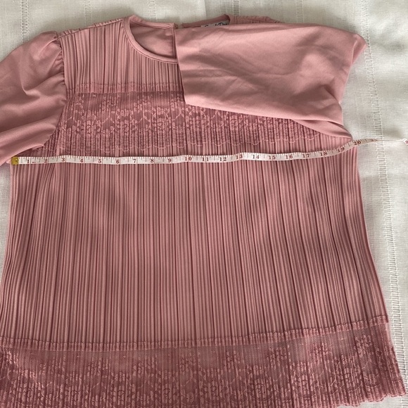 Sandi Lee vintage pale pink lace and crepe blouse. - Picture 7 of 10